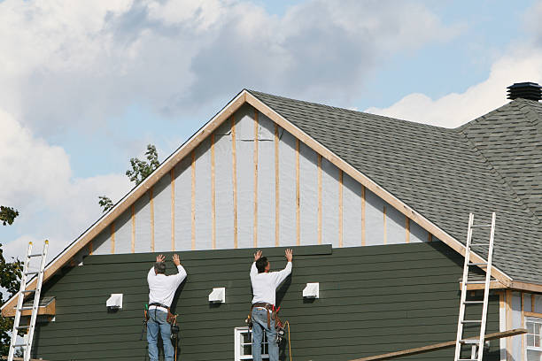 Professional Emergency Siding Repair technician working in Neelyton, PA